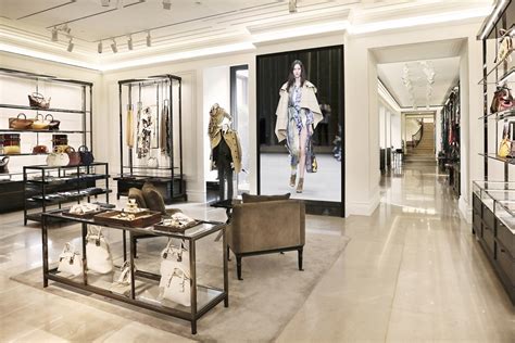 burberry milan store|burberry flooring milan.